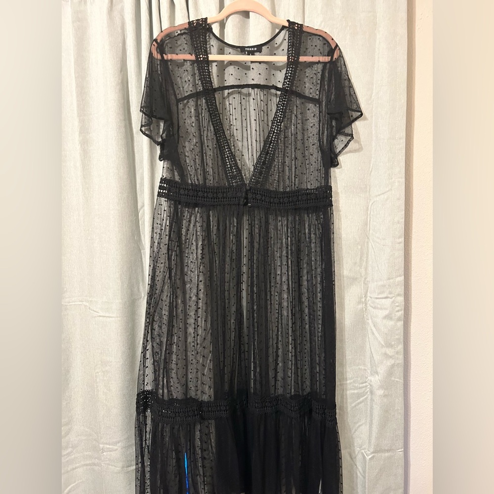 Black womens knee length tufts over shrug